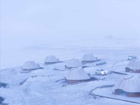 Volcano-In Hotel of Arrivals